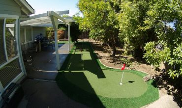 Looking for an artificial grass putting green in your home? Check these previous projects