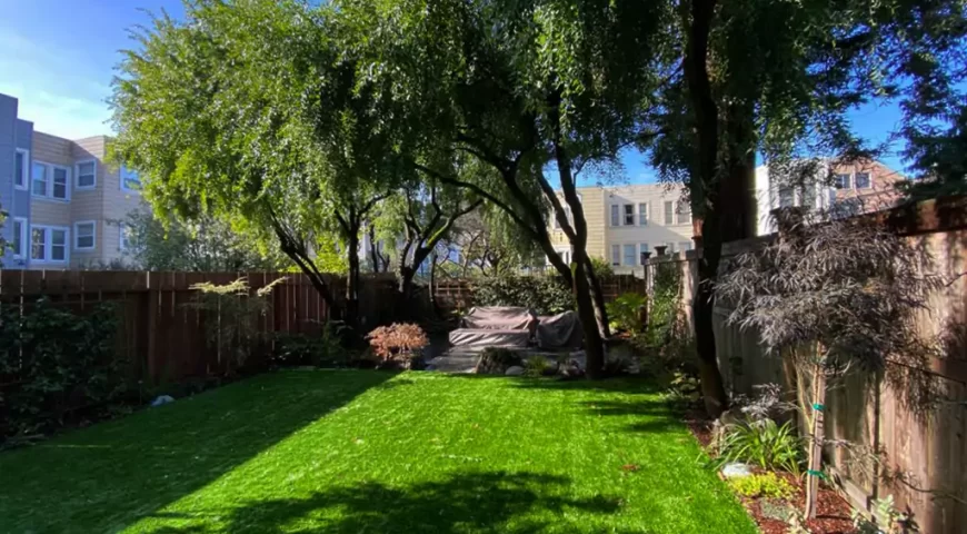 The benefits of artificial grass in small California spaces